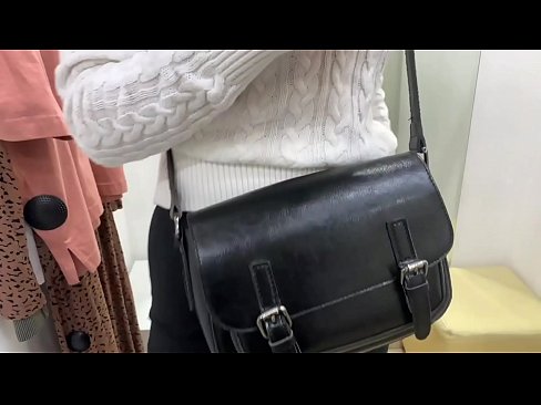 ❤️ Publiekelijke masturbatie van jonge teef FeralBerry met een dildo in de paskamer ️❌ Super sex at nl.tube-sexer.ru ️❤